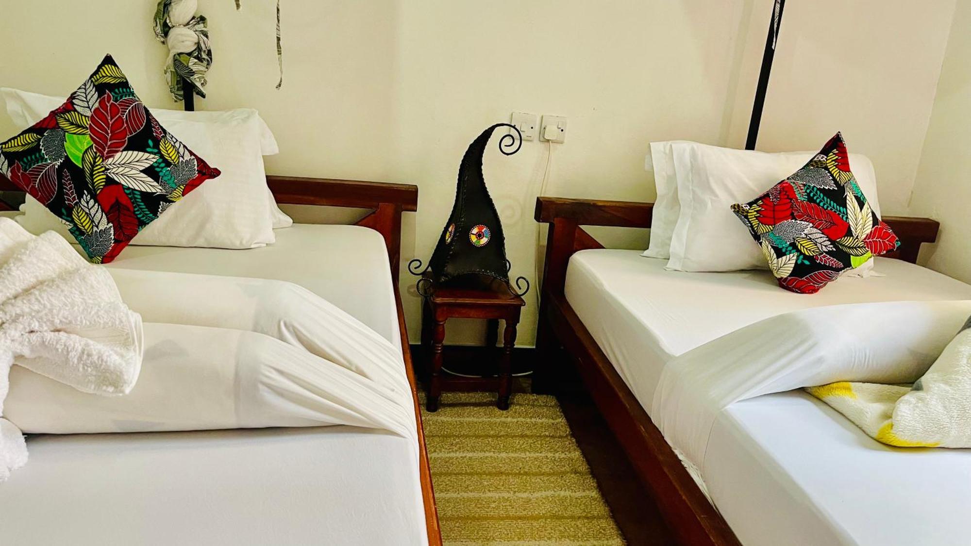 Sophie Homestay Moshi Bagian luar foto