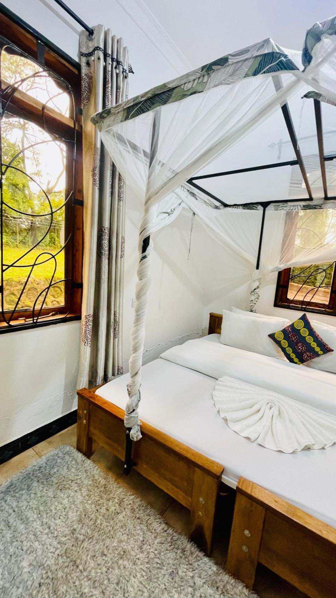 Sophie Homestay Moshi Bagian luar foto