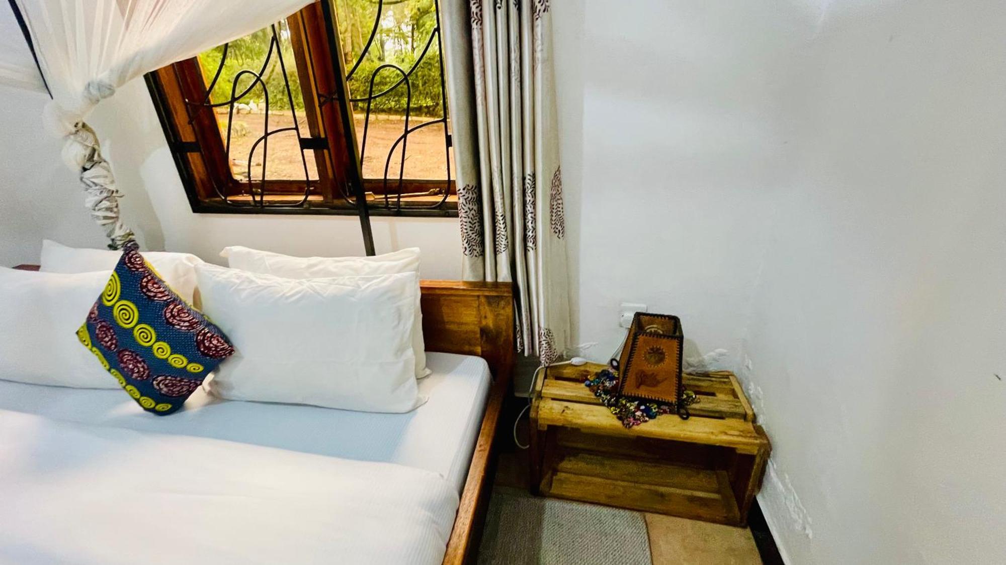 Sophie Homestay Moshi Bagian luar foto